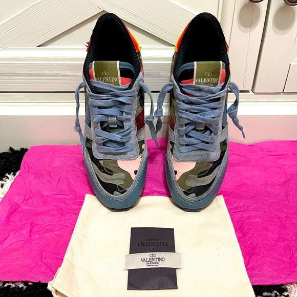 EUC Women’s Size 6.5 Valentino Garavani Rockrunner Sneakers In Hawaiian Culture - Picture 9 of 16